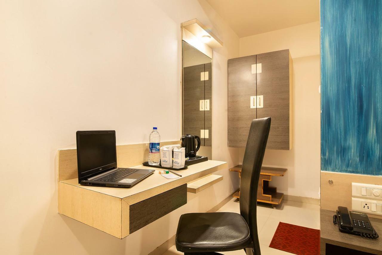 Hotel Sheetal Plaza สุรัต ภายนอก รูปภาพ