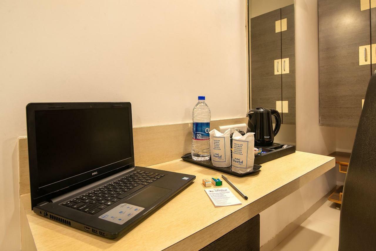 Hotel Sheetal Plaza สุรัต ภายนอก รูปภาพ