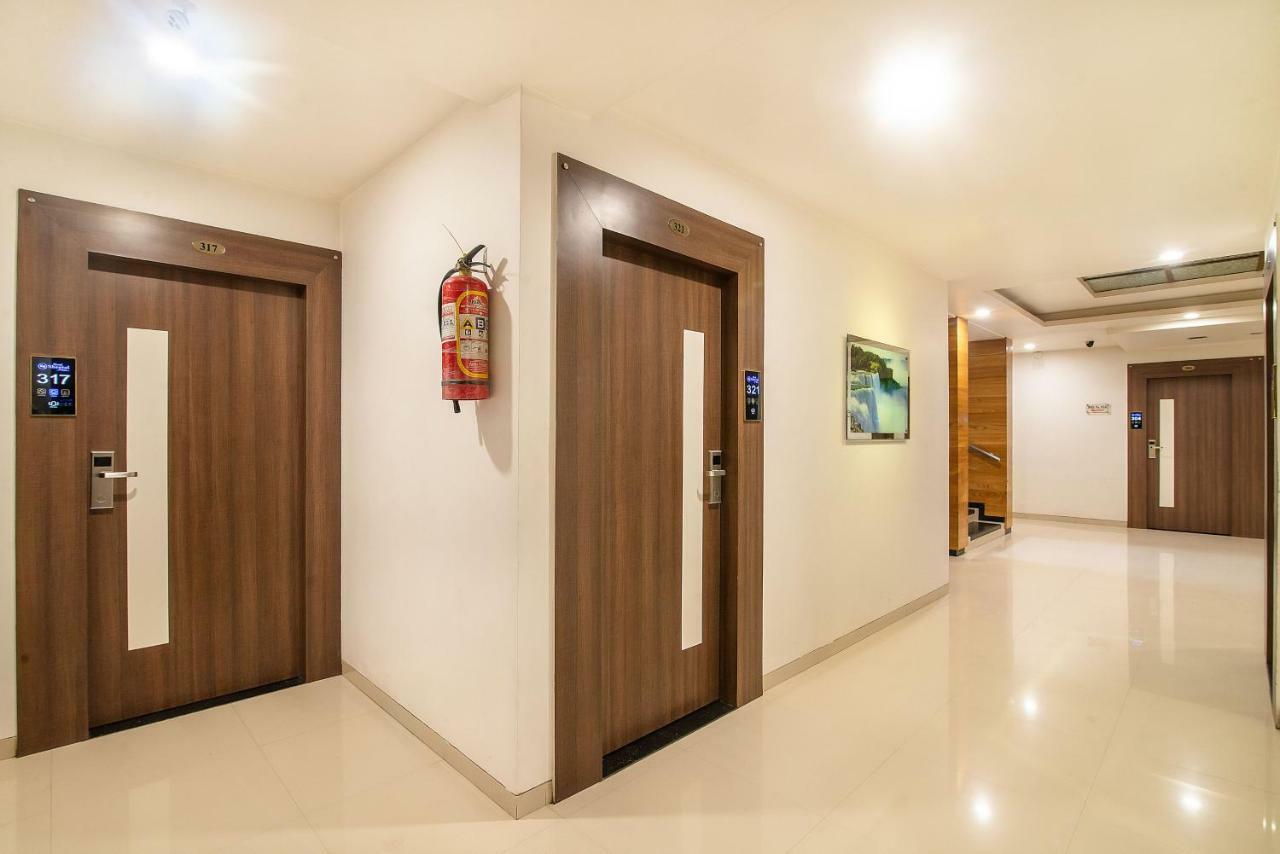 Hotel Sheetal Plaza สุรัต ภายนอก รูปภาพ
