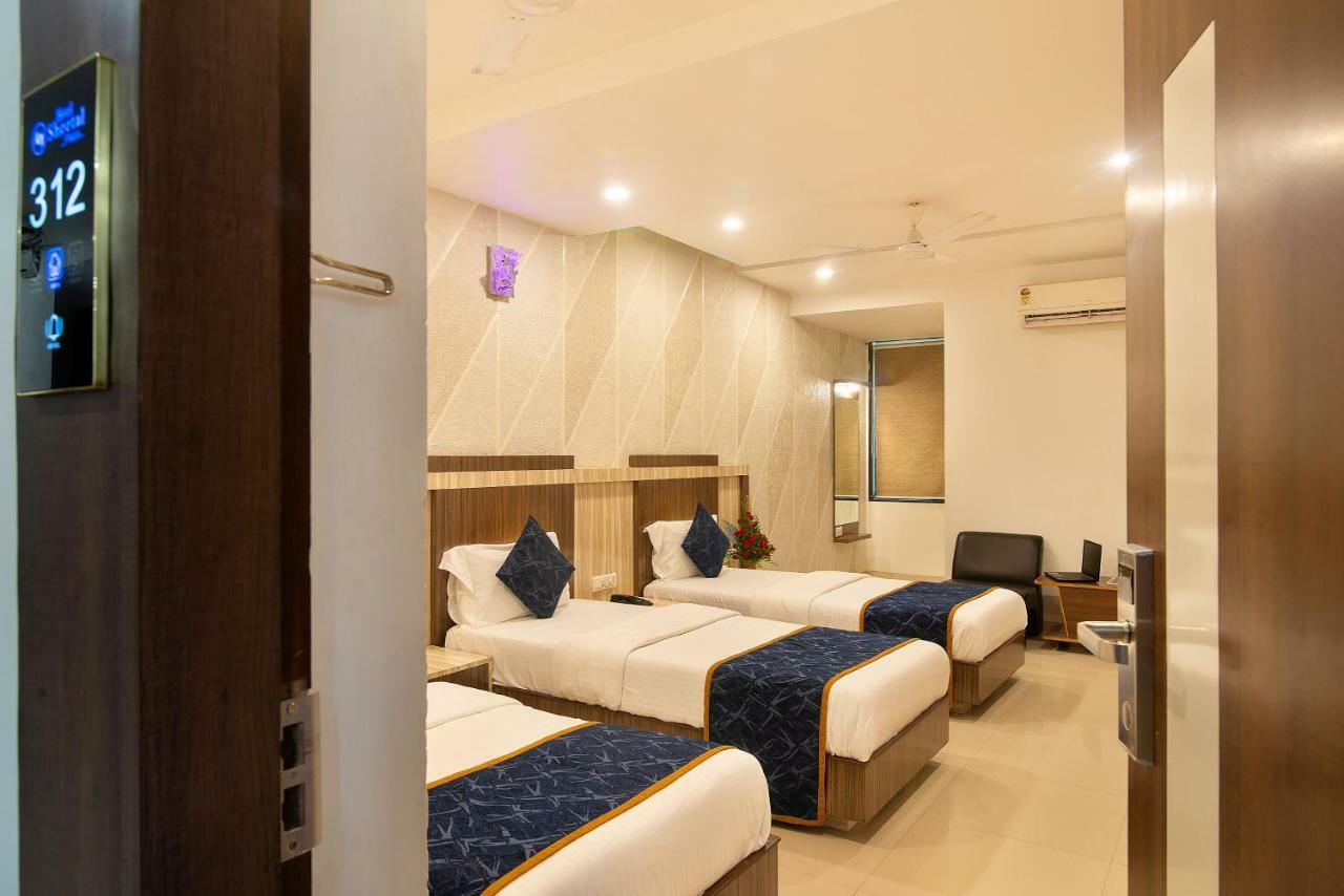 Hotel Sheetal Plaza สุรัต ภายนอก รูปภาพ