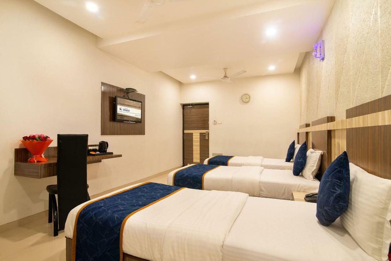 Hotel Sheetal Plaza สุรัต ภายนอก รูปภาพ