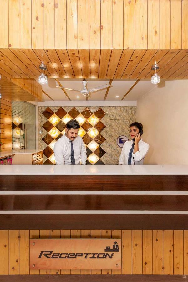 Hotel Sheetal Plaza สุรัต ภายนอก รูปภาพ